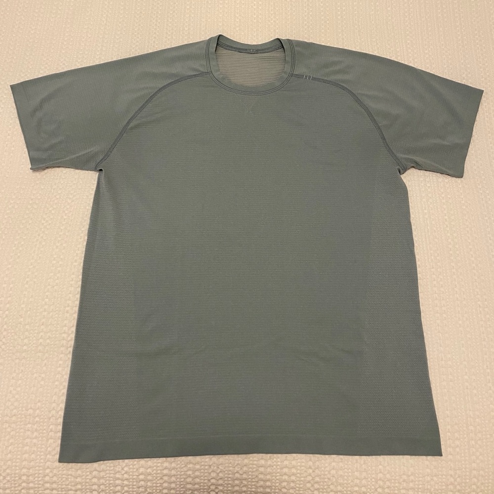 Lululemon Metal Vent Tech Short Sleeve Shirt Large